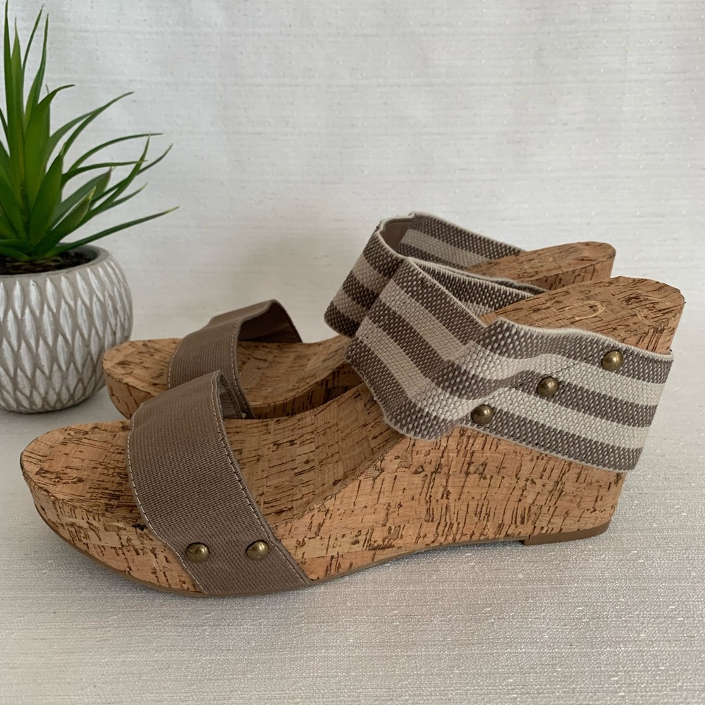 C established 1946 Tan/Stripe Fabric Stride Cork Wedges Slide Sandals Women’s 10